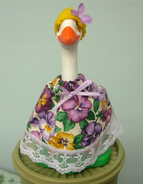 Spring pansy outfit for 7" 3d printer desk goose