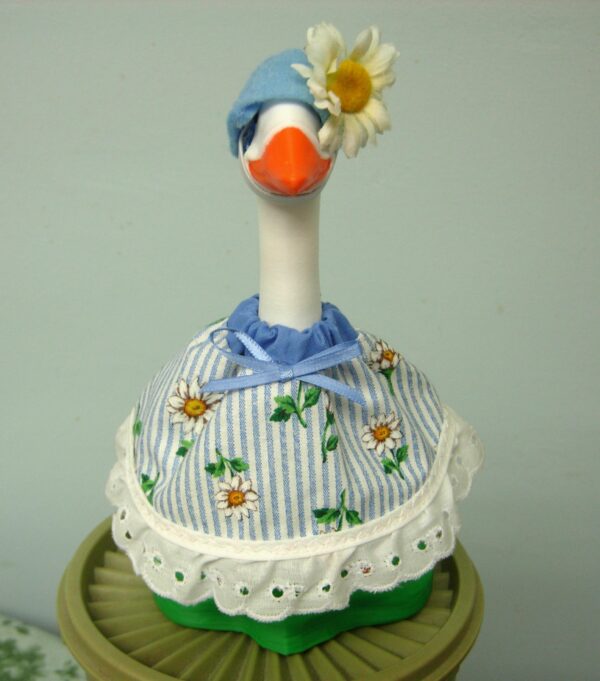 Summer daisies on stripe outfit for 7" desk goose