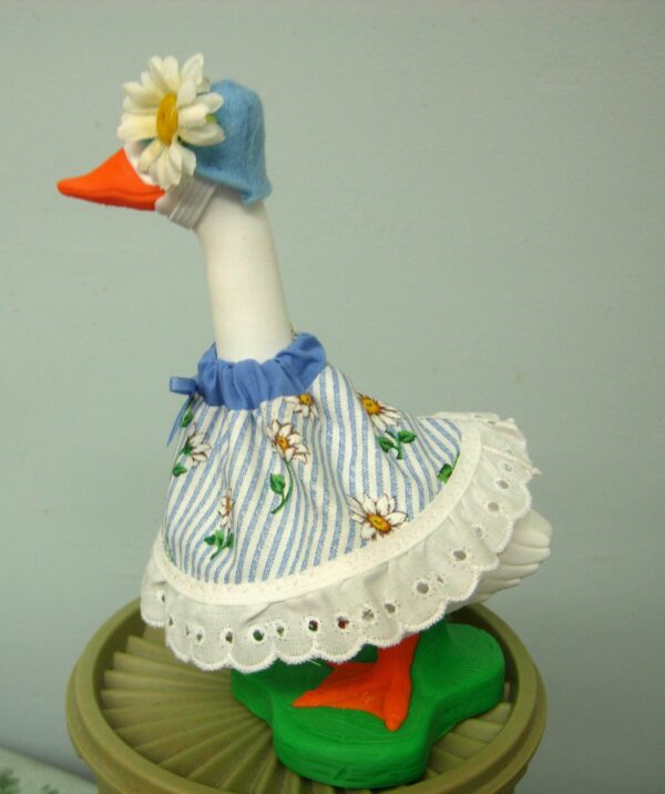 Summer daisies on stripe outfit for 7" desk goose - Image 4